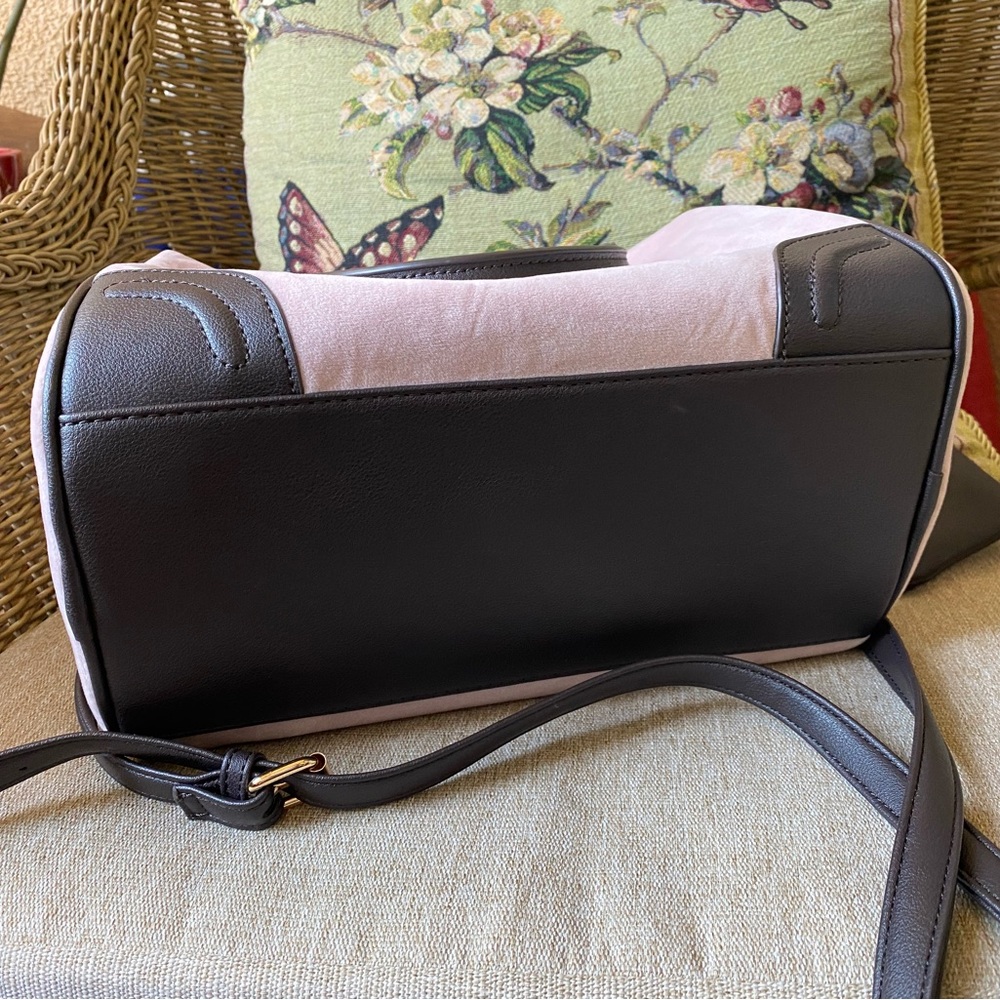 Juicy Couture Blush Boston Bag - Picture 6 of 6
